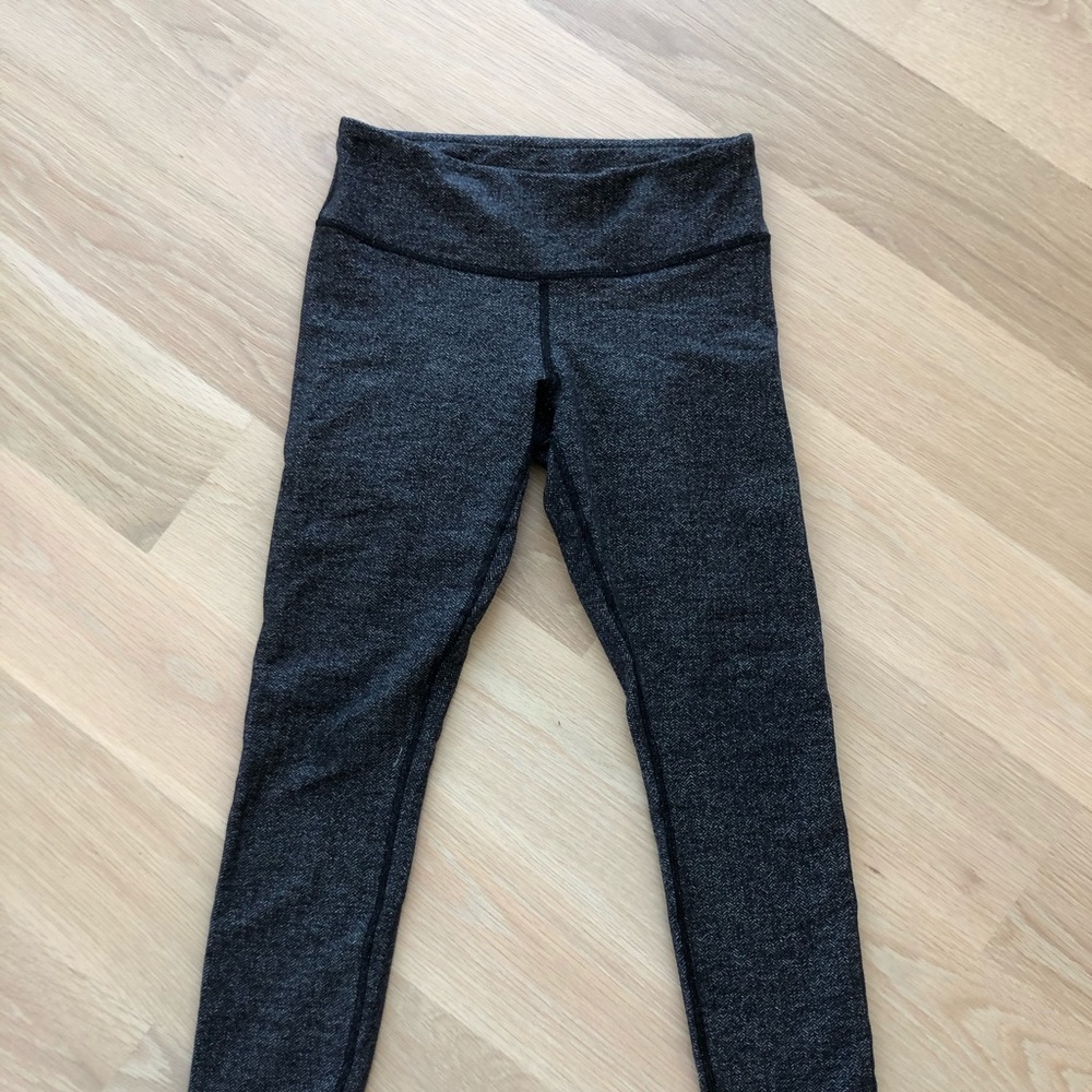 *LIKE NEW* Cozy Lululemon Leggings - Dark Grey